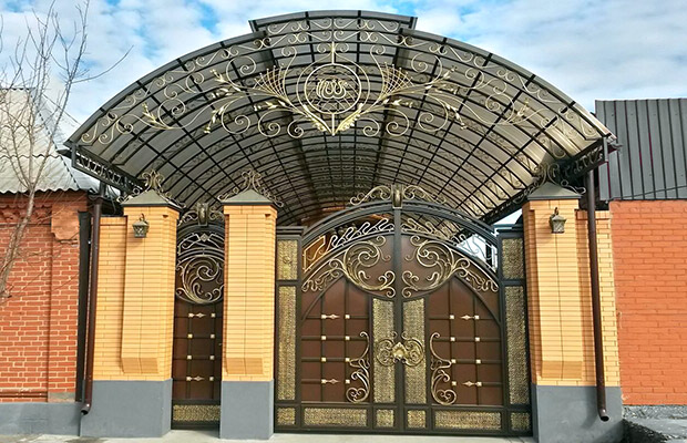 Купить или заказать ворота для дома с навесом - стильные и надежные решения для вашего участка в Верхнем Уфалее от 41793 руб | ВоротМастер-Врф